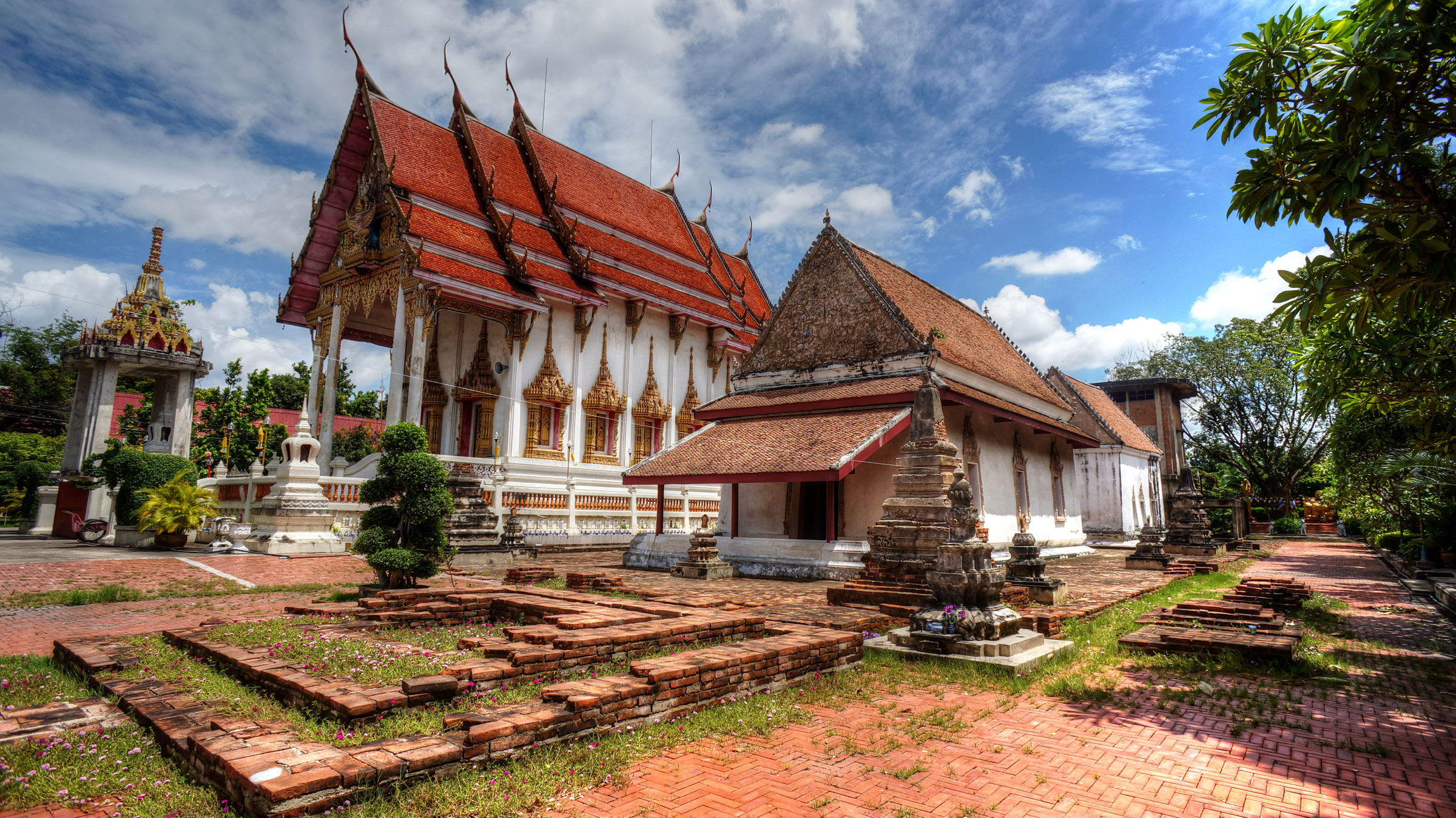 วัดชมภูเวก.jpg