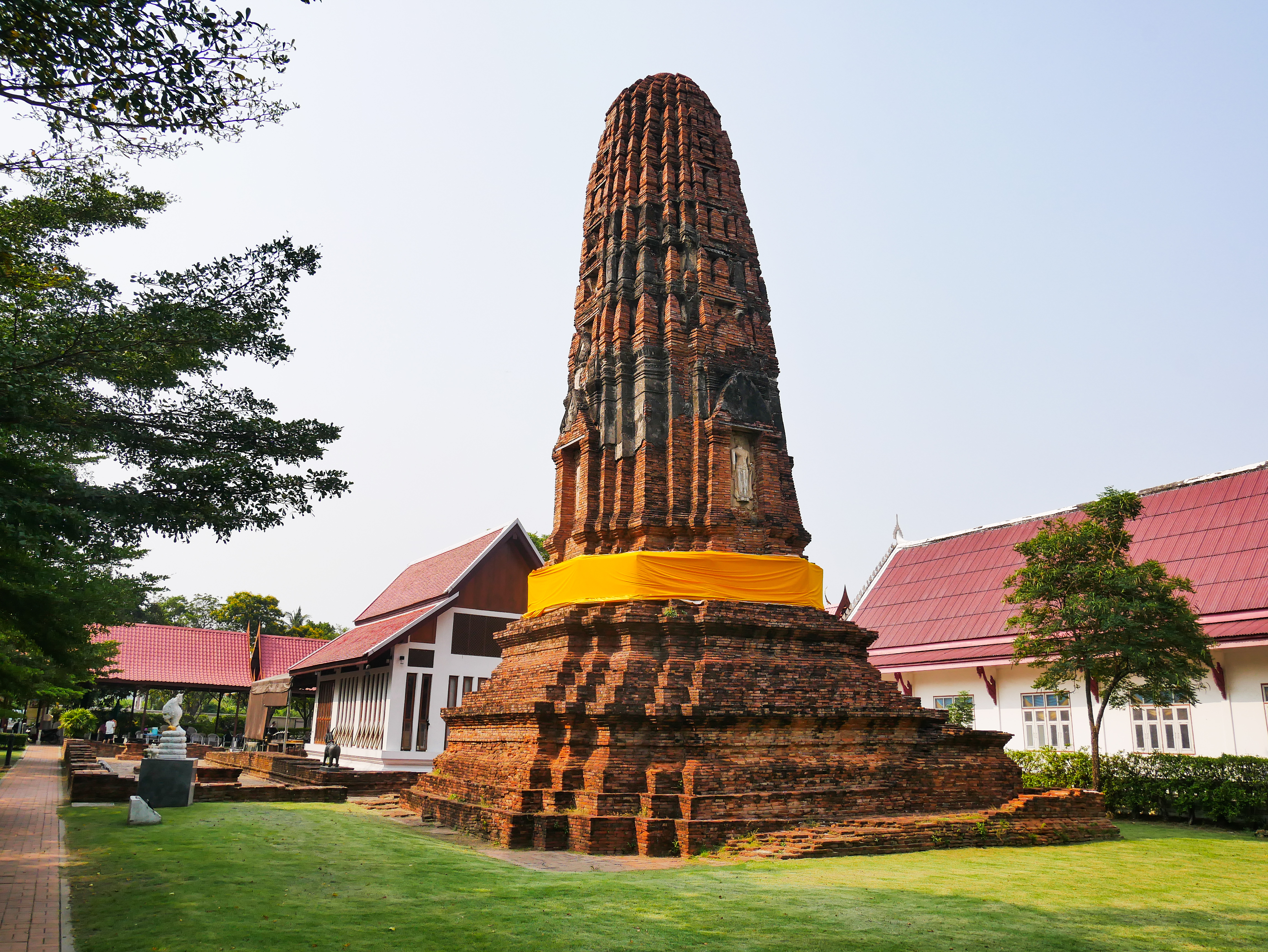 วัดปรางค์หลวง.jpg